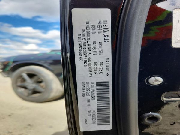 2016 DODGE CHALLENGER SXT — VINS