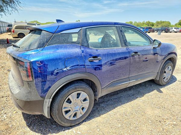 2025 NISSAN KICKS