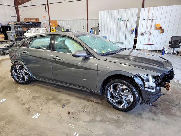 2024 HYUNDAI ELANTRA SEL w/ Convenience Pkg — Passenger 3/4