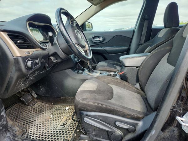 2015 JEEP CHEROKEE Sport — DENT