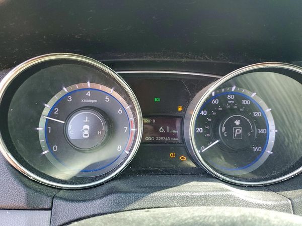 2012 HYUNDAI SONATA