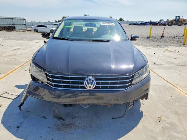2017 VOLKSWAGEN PASSAT