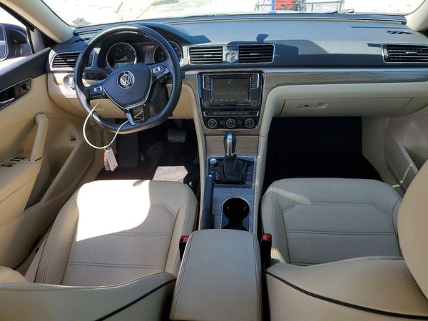 2017 VOLKSWAGEN PASSAT