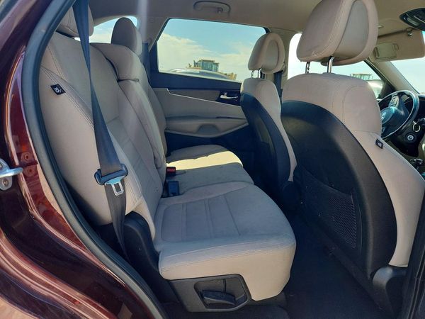 2016 KIA SORENTO L / LX