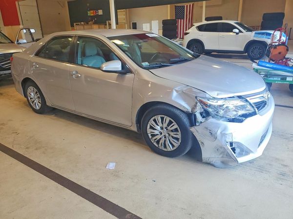 2013 TOYOTA CAMRY