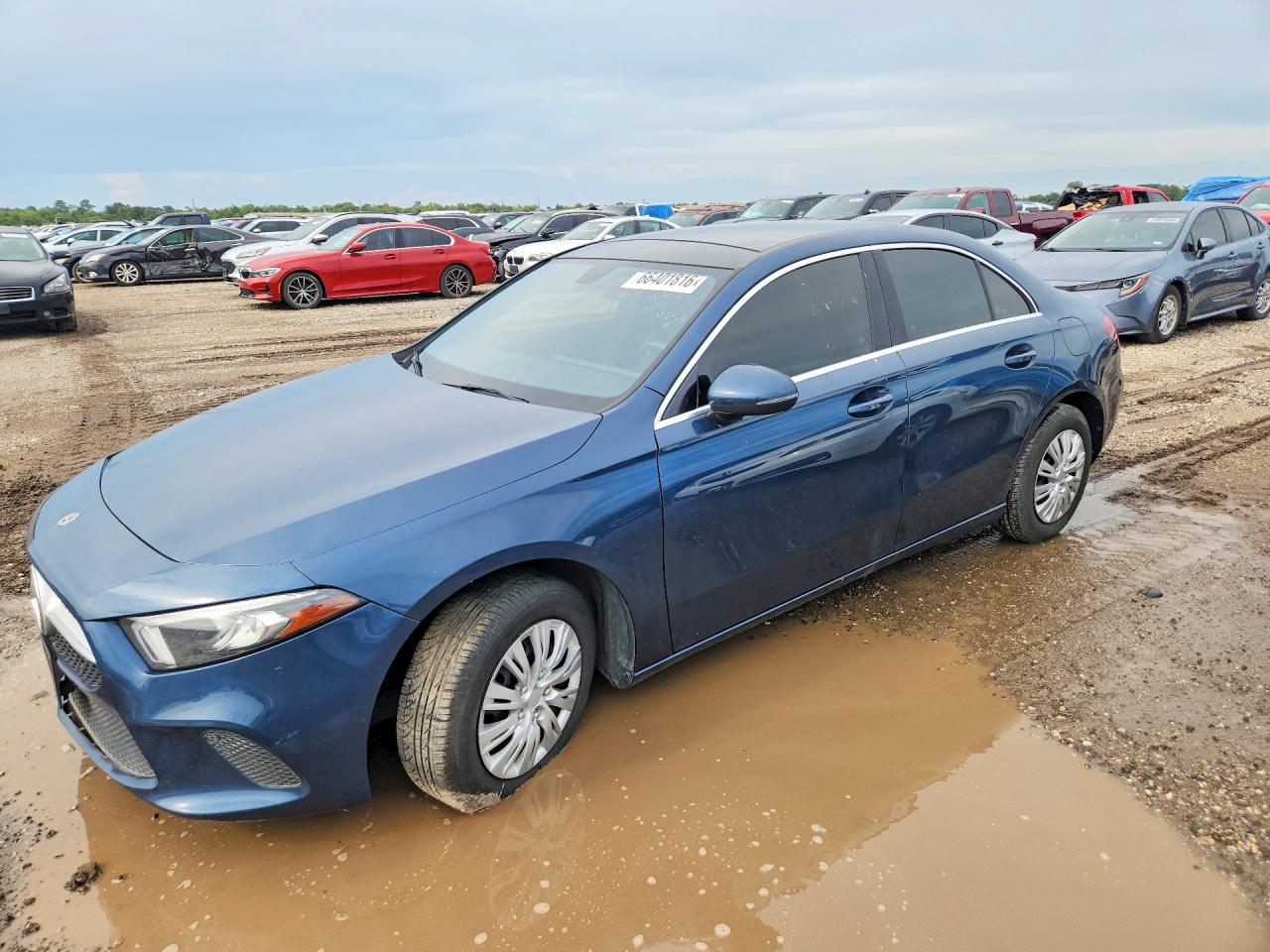 2019 MERCEDES-BENZ A-CLASS A220 — Front 3/4