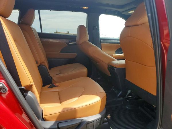 2024 TOYOTA HIGHLANDER