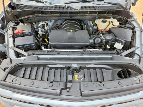 2024 CHEVROLET SILVERADO RST — Engine bay