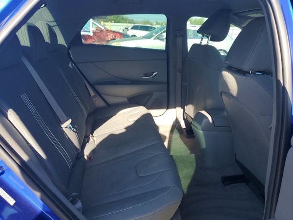 2023 HYUNDAI ELANTRA