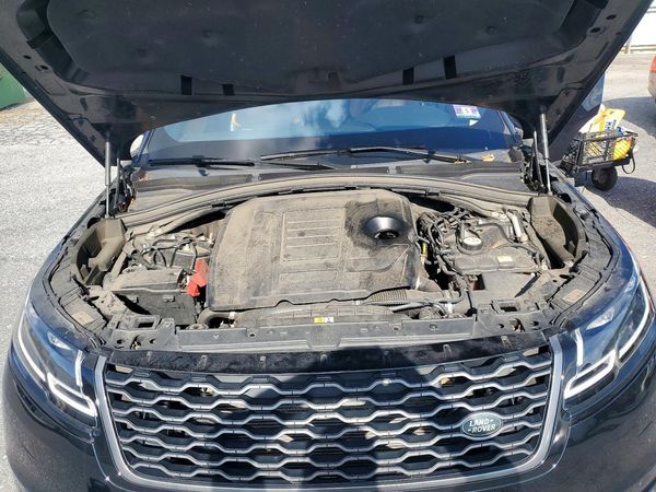 2019 LAND ROVER RANGEROVER R-Dynamic SE — Engine bay