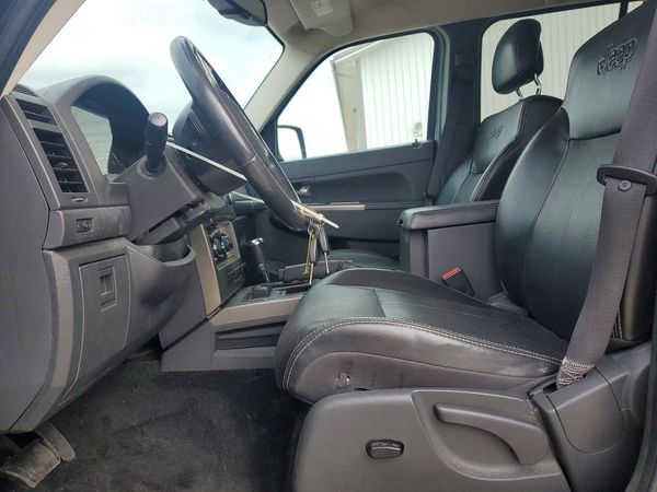 2012 JEEP LIBERTY Jet