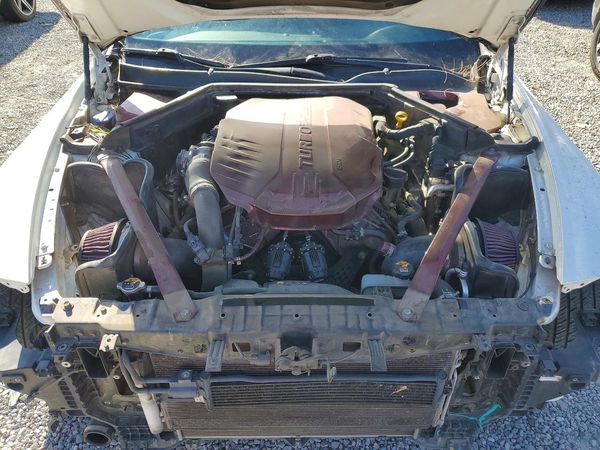 2019 KIA STINGER — Engine bay