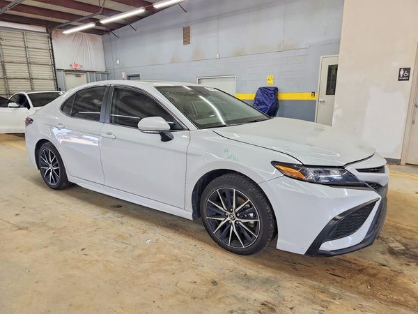 2024 TOYOTA CAMRY