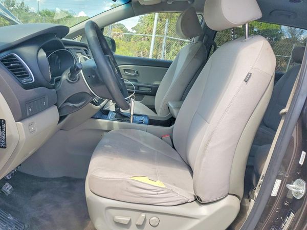 2017 KIA SEDONA LX