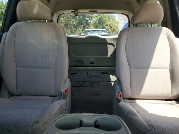 2017 KIA SEDONA LX