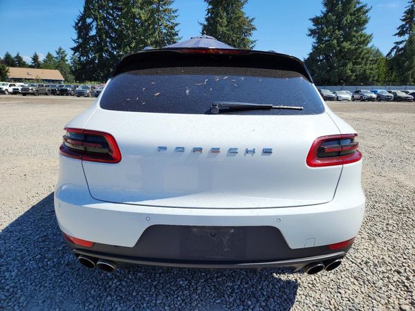 2016 PORSCHE MACAN