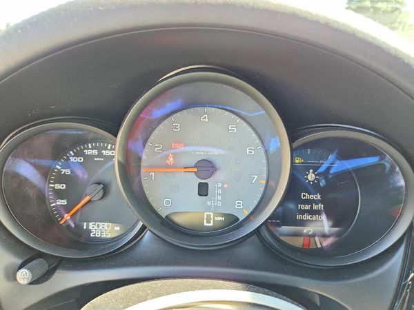 2016 PORSCHE MACAN