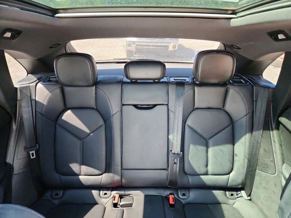 2016 PORSCHE MACAN