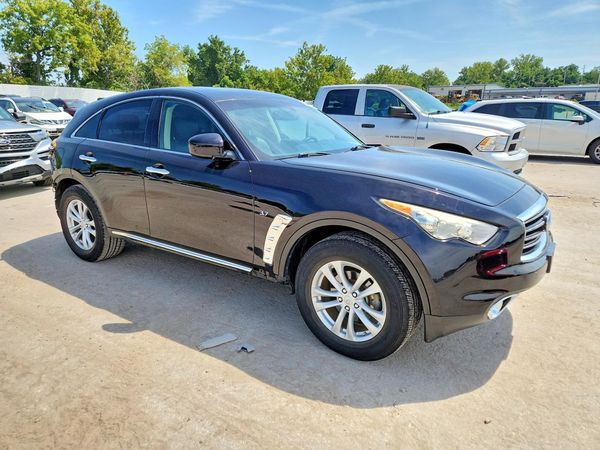 2016 INFINITI QX70