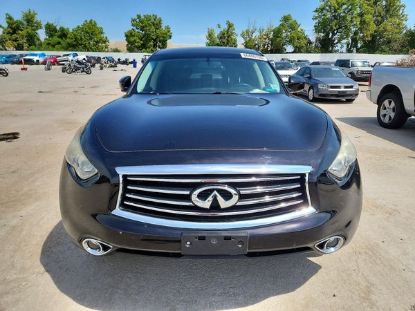 2016 INFINITI QX70