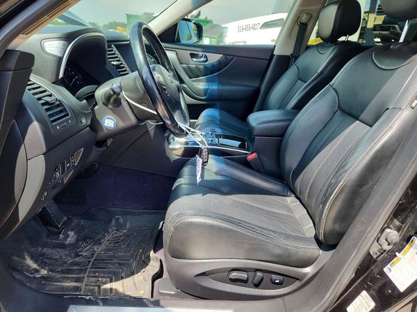 2016 INFINITI QX70