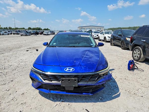 2024 HYUNDAI ELANTRA