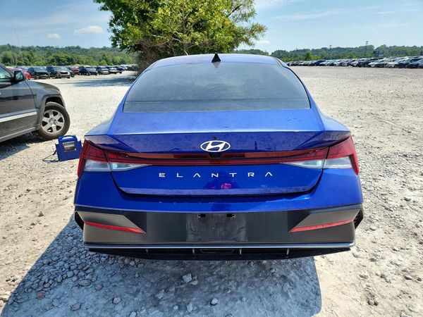 2024 HYUNDAI ELANTRA