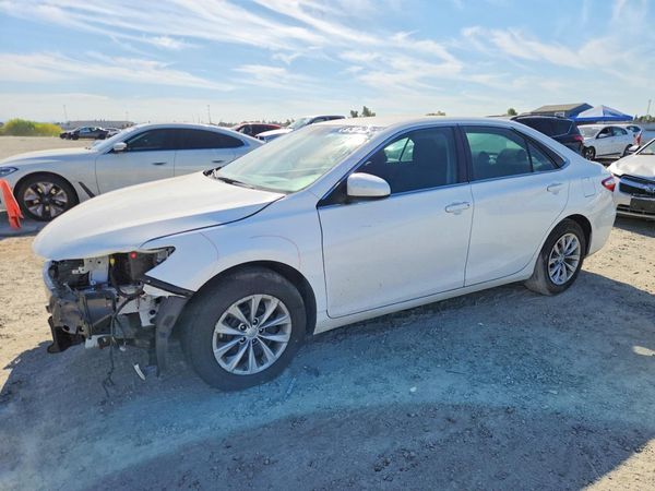 2015 TOYOTA CAMRY