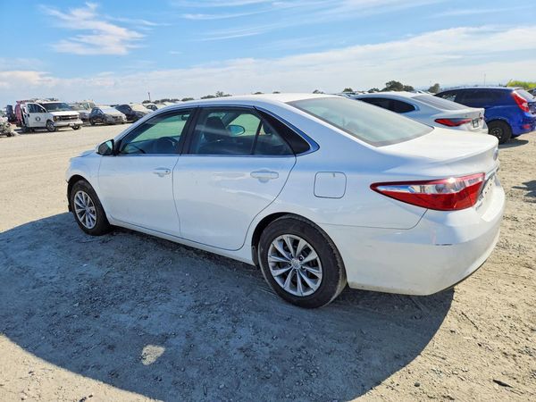 2015 TOYOTA CAMRY