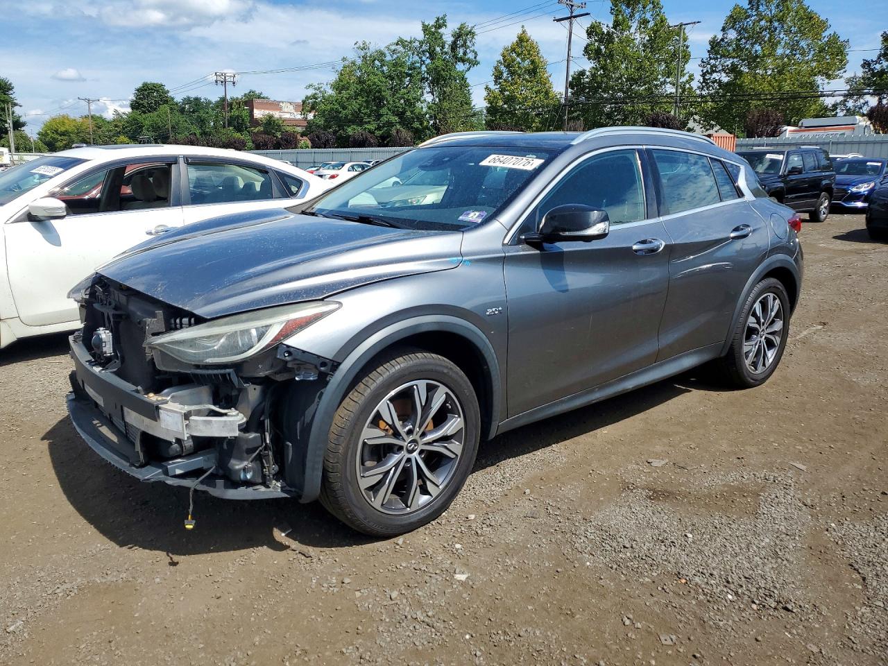 2017 INFINITI QX30