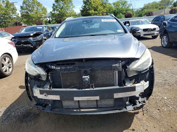 2017 INFINITI QX30