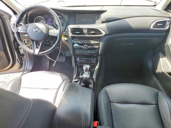 2017 INFINITI QX30