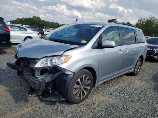 2019 TOYOTA SIENNA