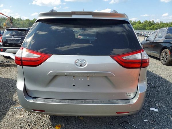 2019 TOYOTA SIENNA