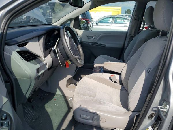 2019 TOYOTA SIENNA