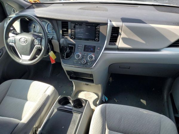 2019 TOYOTA SIENNA