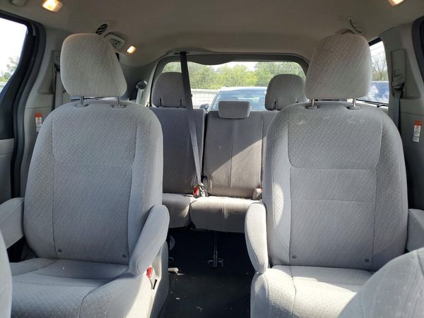 2019 TOYOTA SIENNA