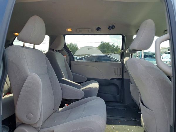 2019 TOYOTA SIENNA