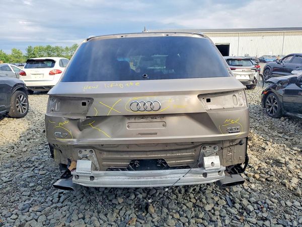 2018 AUDI Q7 quattro Premium Plus