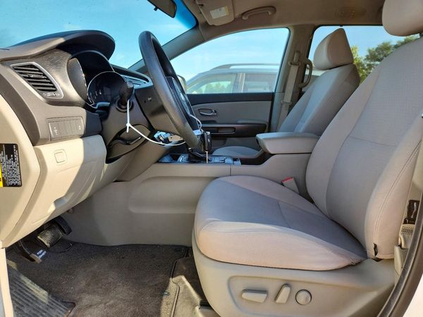 2016 KIA SEDONA LX - Middle-low