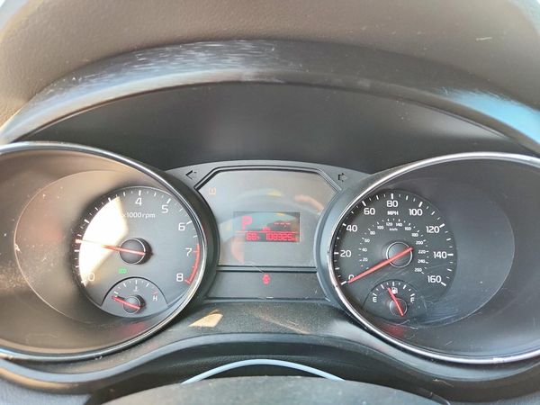 2016 KIA SEDONA LX - Middle-low