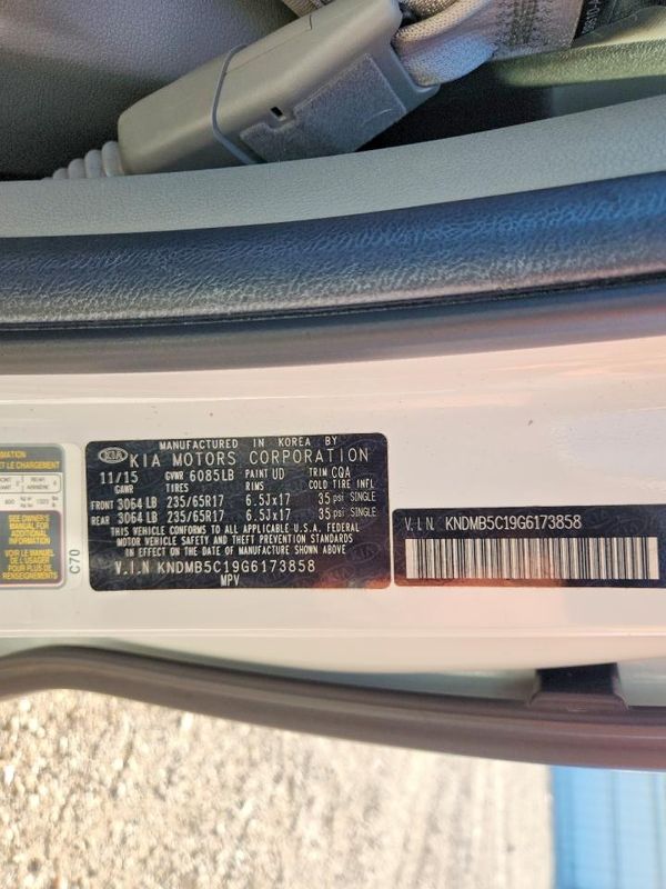 2016 KIA SEDONA LX - Middle-low