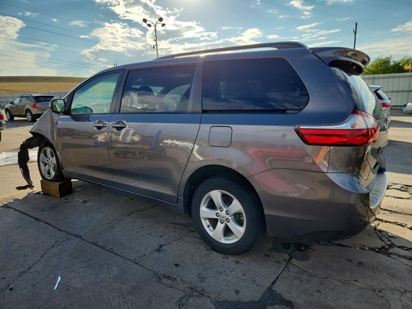 2015 TOYOTA SIENNA