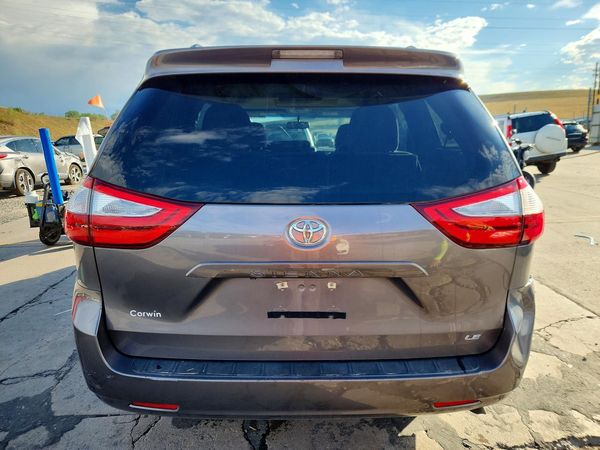 2015 TOYOTA SIENNA