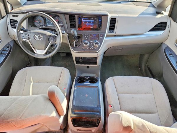 2015 TOYOTA SIENNA