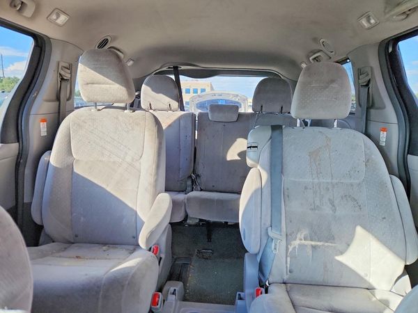 2015 TOYOTA SIENNA