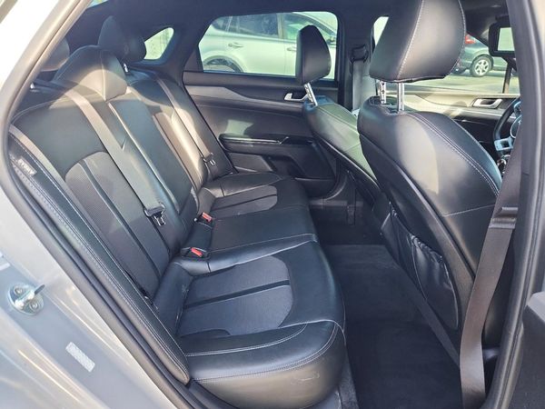 2022 KIA K5