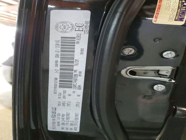 2017 RAM 1500 SLT — VINS