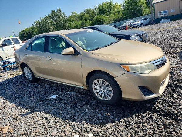 2012 TOYOTA CAMRY — Passenger 3/4