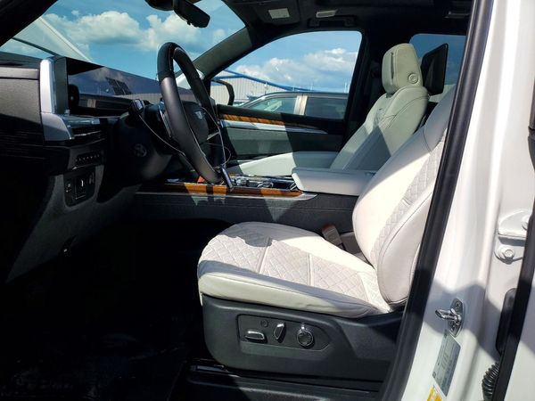 2025 CADILLAC ESCALADE Sport Platinum